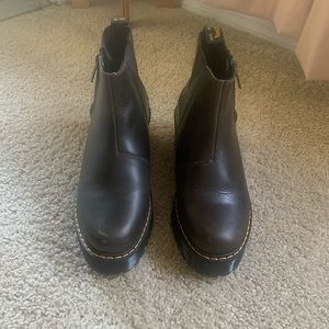 Dr. Martens Rometty II zip up Chelsea boot